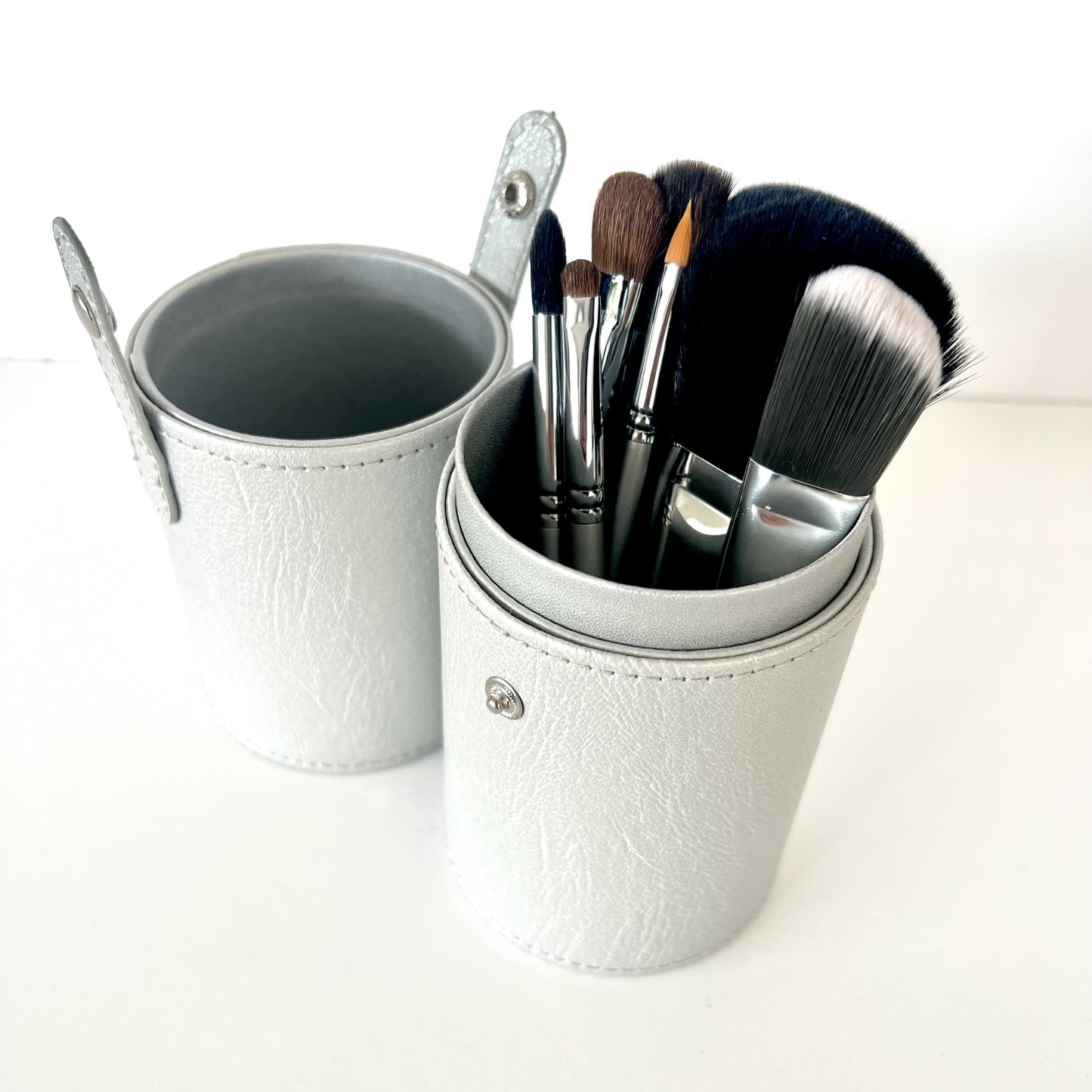 Brush Travel Pot